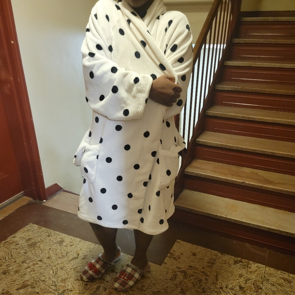 Victoria Secret Short Plush Robe Size XL/XXL - Picture 14 of 15